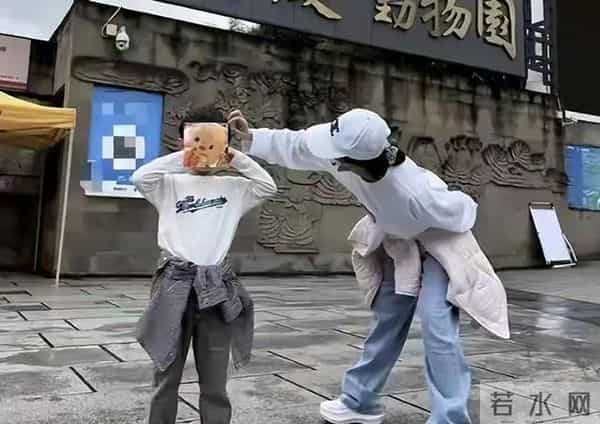 和景甜闪婚传闻仅2个月,冯绍峰再次官宣喜讯,赵丽颖也高攀不起