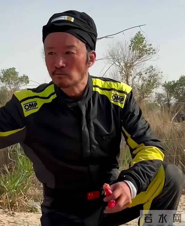 51岁吴京近照曝光！他现在怎么苍老成这样了，皮肤好粗糙