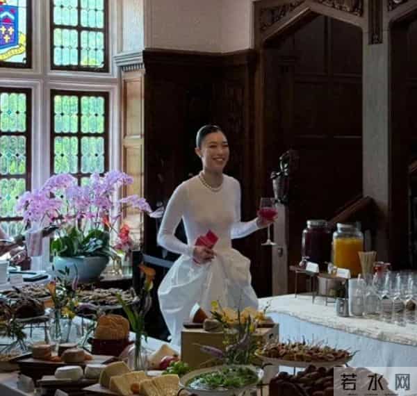 霍启仁举办婚礼妻子似有孕!大嫂郭晶晶前去帮忙,霍震霆再当爷爷