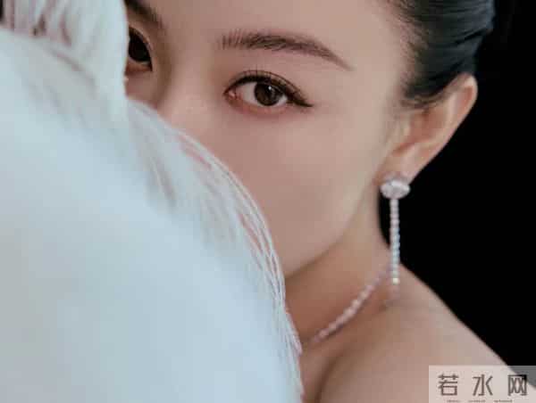 倪妮这身,完美诠释什么叫“用温柔的颜色,穿出最强的气场”!