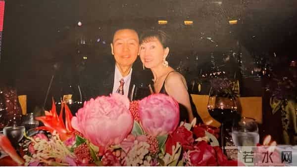 突传死讯!香港知名演员的老公在家中离世,坐在轮椅上没有了呼吸