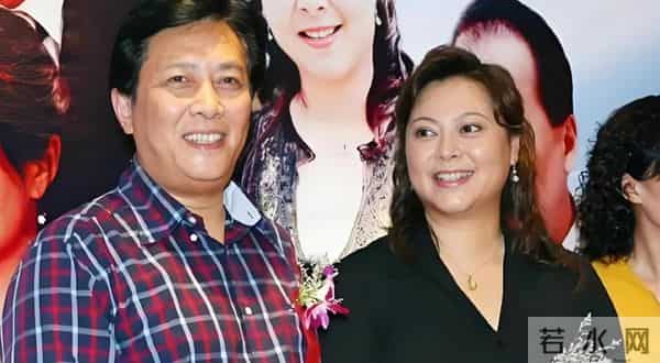 73岁唐国强好幸福老婆好养眼，大气优雅美丽动人！两人特有夫妻相