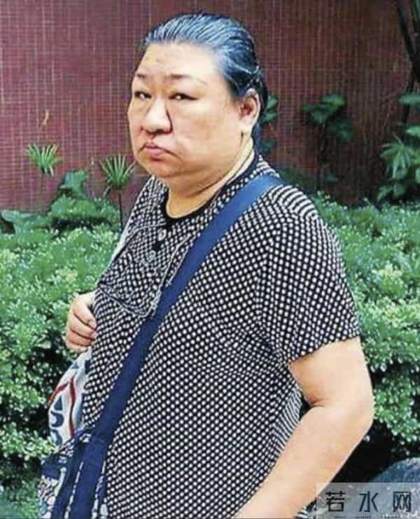 基因也偏心！这些明星和他们的兄弟姐妹，根本不像同一对爹妈生的