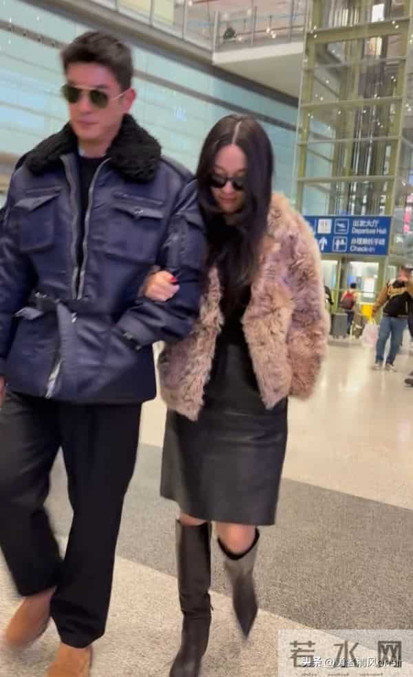 杜江夫妇最新机场照，霍思燕穿皮草似贵妇，挽着老公幸福又甜蜜