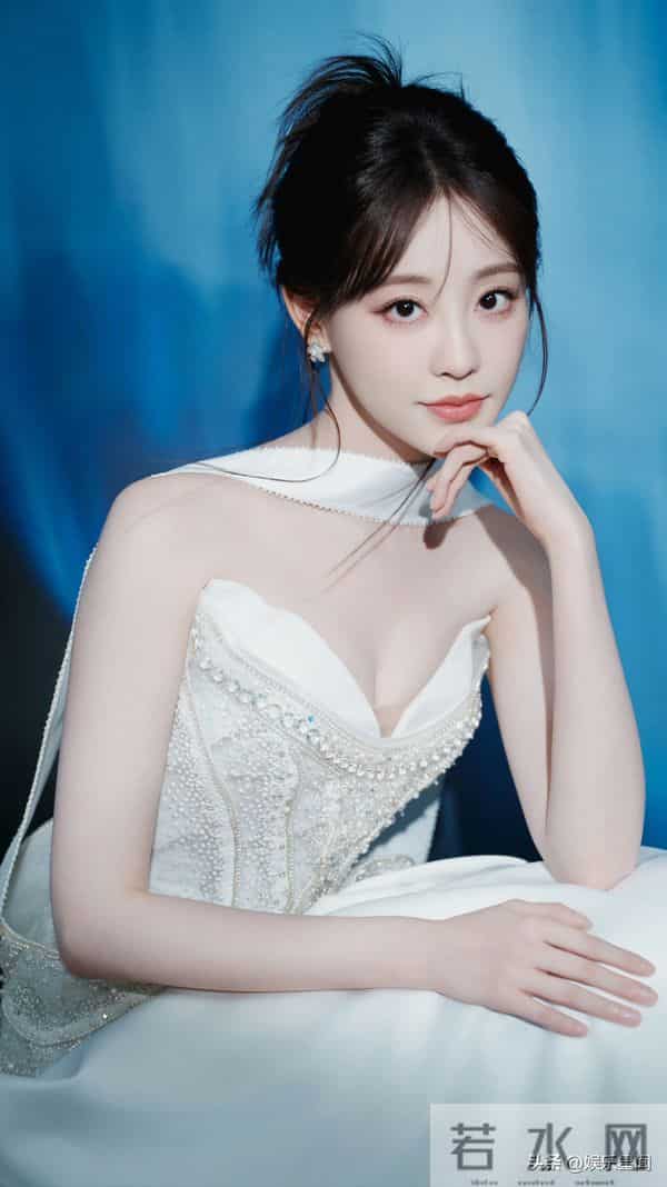 祝绪丹金鸡奖红毯,这个花瓶腰好绝!祝绪丹的身材管理没得说 !