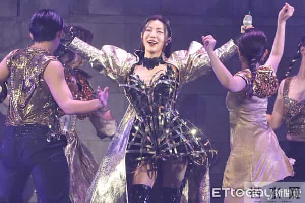 直击／丁当激瘦8公斤美成这样！　「飞5公尺高」变成真人蝴蝶