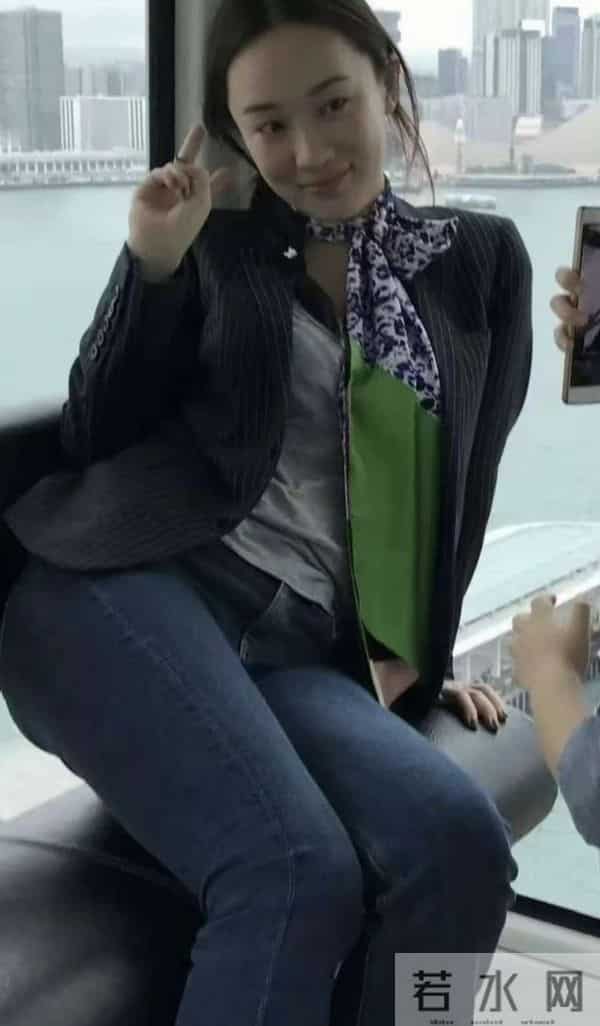 霍思燕这是咋了，身材变化挺大的啊