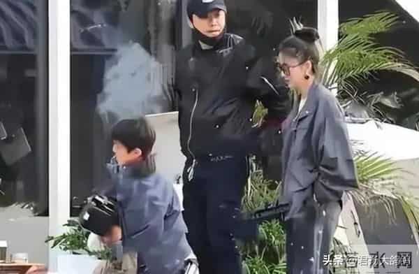 佟丽娅也没想到，前夫留给她的9岁儿子，已经可以为自己争光了