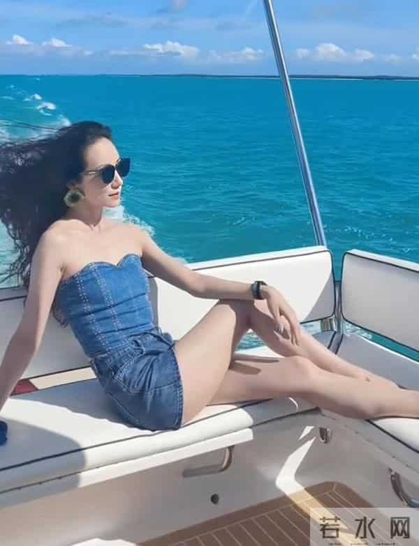 韩雪度假照流出！大海，游艇，美景，一览无余