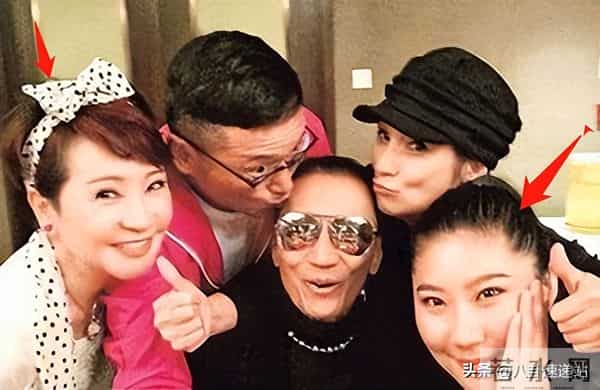 钱花光了人还在！89岁瘫坐轮椅的谢贤，给想改遗嘱的向太提了醒