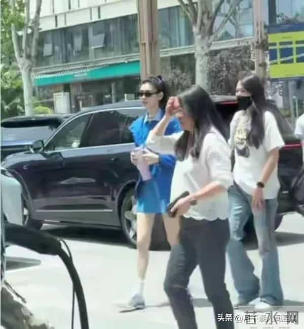 网友重庆偶遇奚梦瑶提车，偷拍照流出后，所有人都惊到了…