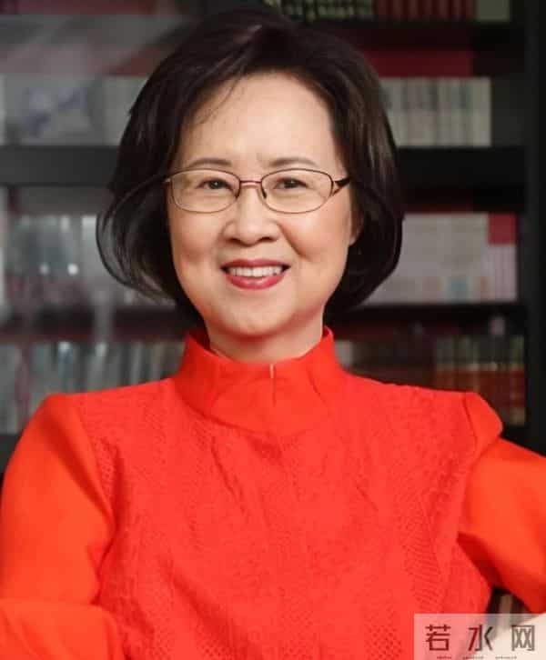 琼瑶去世后，儿媳何琇琼再破天花板，值得点赞