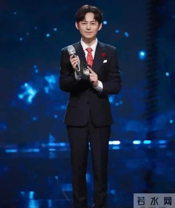 卫视主持一哥现状大洗牌：有人上亿有人半退，地位无人能替