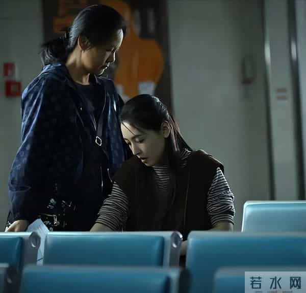 面子里子都有了！咏梅金鸡奖全程陪跑引粉丝不满，事后的回应亮了