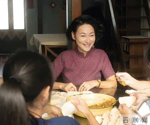 《哪吒2》获金鸡奖最佳美术片, 台上却无一人领奖, 饺子导演飘了？