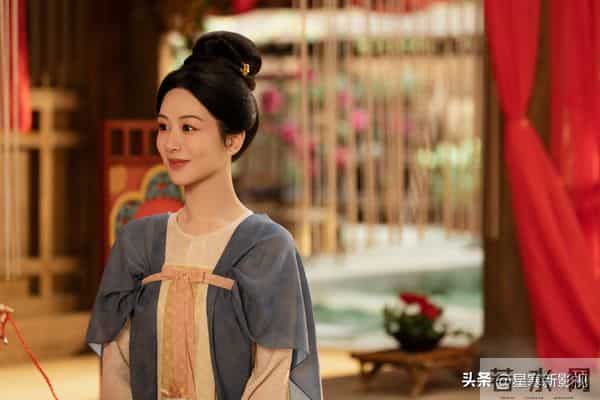 4部电视剧2部电影！杨紫作品存货好多，原来她也是90花里的卷王！