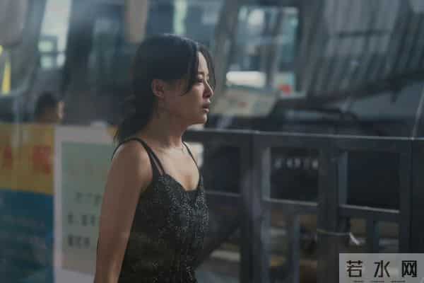 意难平！辛芷蕾冲百花奖或失败，《日掛中天》因观影未达到人次