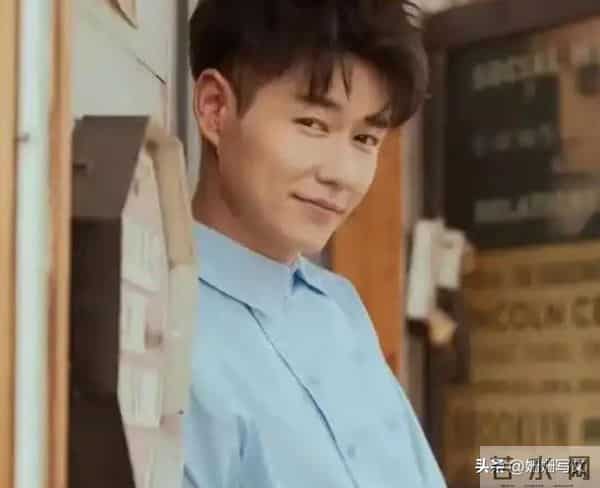 国家一级演员老爸，15 年查无此人，36 岁凭《四喜》一夜封神