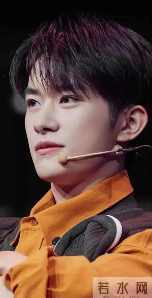 易烊千玺荣获金鸡奖影帝，凭什么是他？他只是运气好罢了！