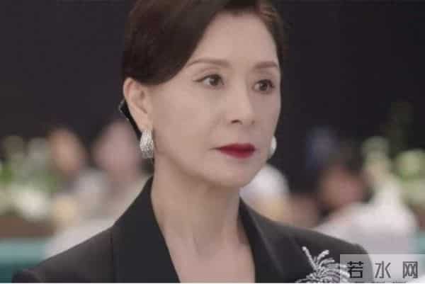 《新闻女王2》：原来阮雪君说的投资都是骗人的，张家妍崩溃大哭