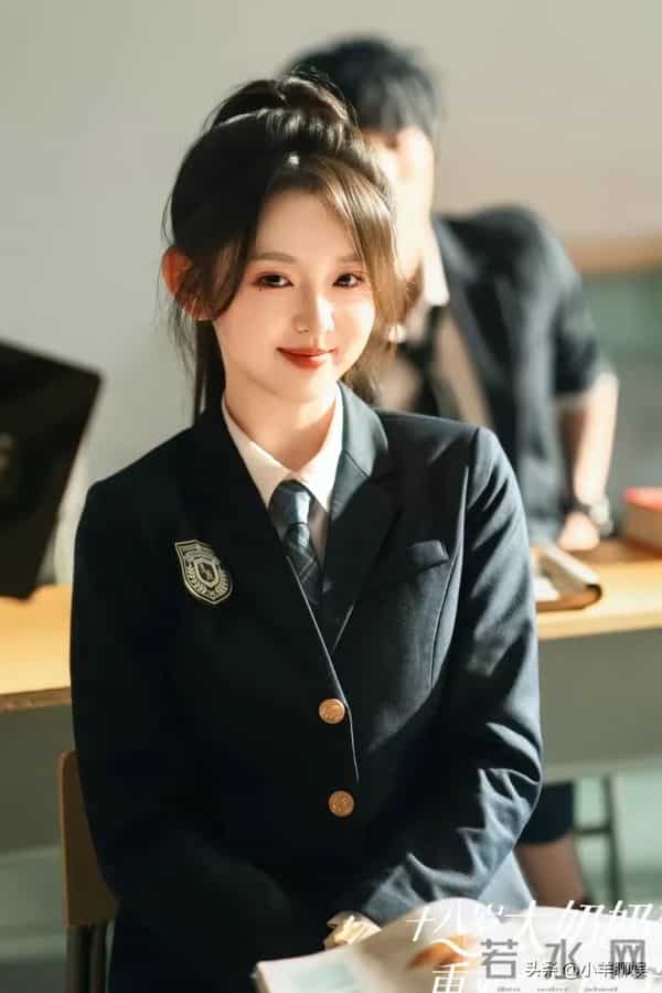 红果演员人气榜再次刷新！陈添祥热度减退，“四朵金花”已成常客