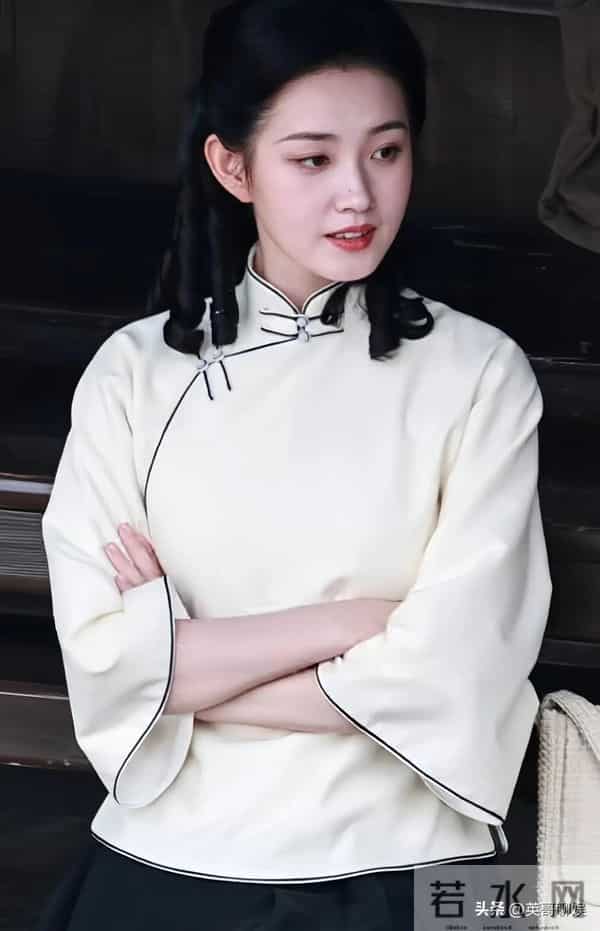 郭宇欣《玉簟秋》造型曝光，穿学生装演反派，“美强惨”的天花板