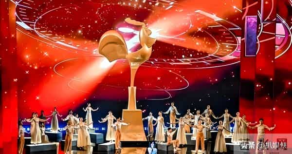 张艺谋也没想到，金鸡奖结束的第二天，他就被扒了一个底朝天