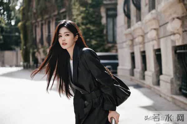 4部电视剧2部电影！杨紫作品存货好多，原来她也是90花里的卷王！