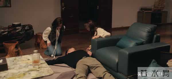 《四喜》于虹8个字揭开何丽华可悲一生，明珠被坑，难怪终生未嫁