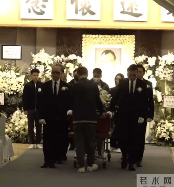 《赌场风云》老友重聚：欧阳震华扶灵许绍雄