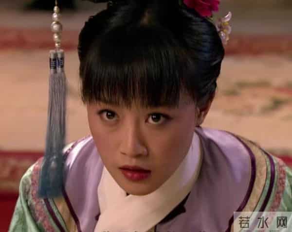 浣碧在世时与甄嬛争风吃醋，八年后甄嬛打开她的香囊，瞬间泪崩