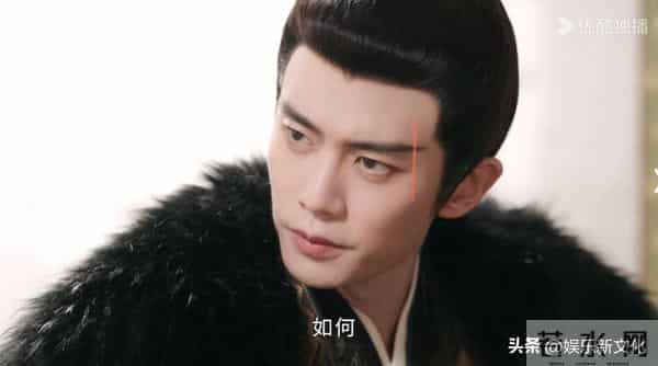 一个撅嘴瞪眼，一个眉毛飞出脸，《凤凰台上》俩主演看得真难受！