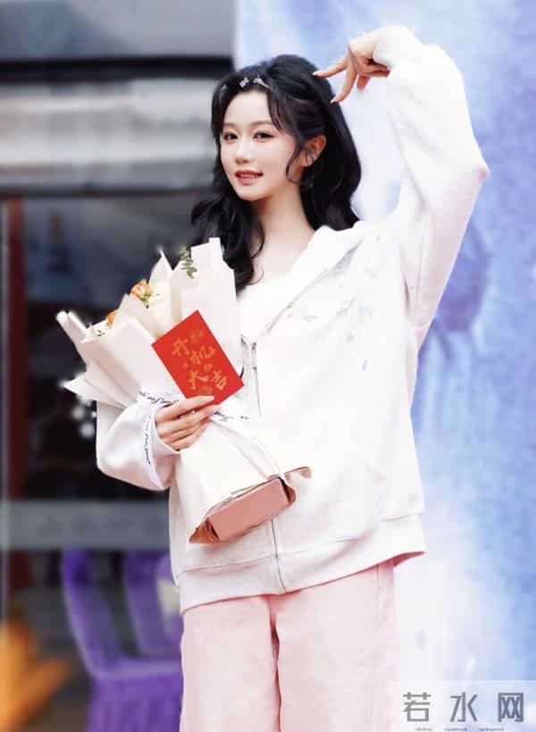 爆款预警！柯淳“杀回”短剧圈！首搭岳雨婷组CP，这甜度要超标了