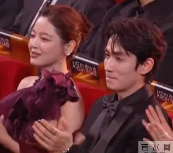 金鸡奖名场面：钟楚曦拿奖，宁静和黄晓明的表情，暴露人情世故