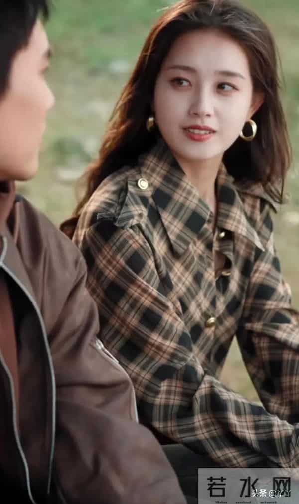 短剧一姐《我们野蛮生长》狂揽10亿播放,西北实景拍摄震撼全网