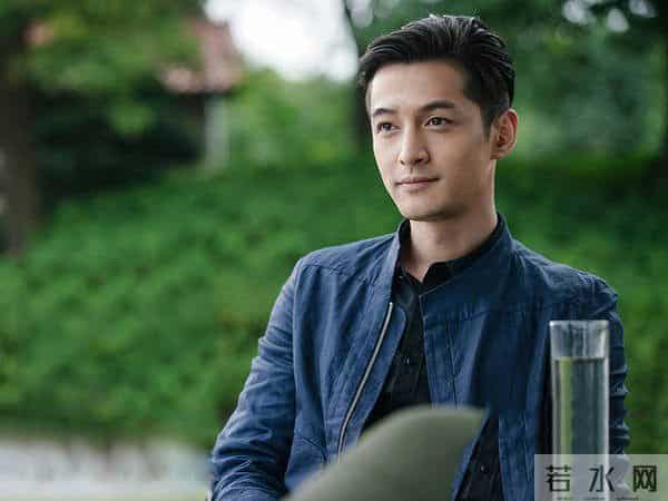 演员胡歌带着电影新作三滴血来武汉路演。