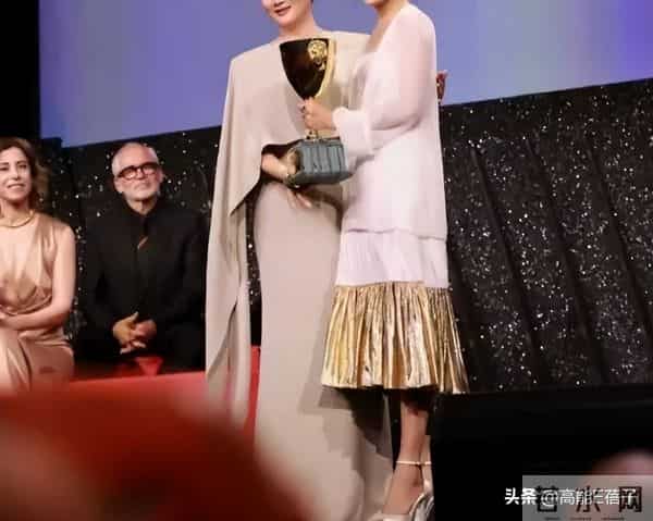 内娱大花撕奖记：电影圈年终压轴大戏？