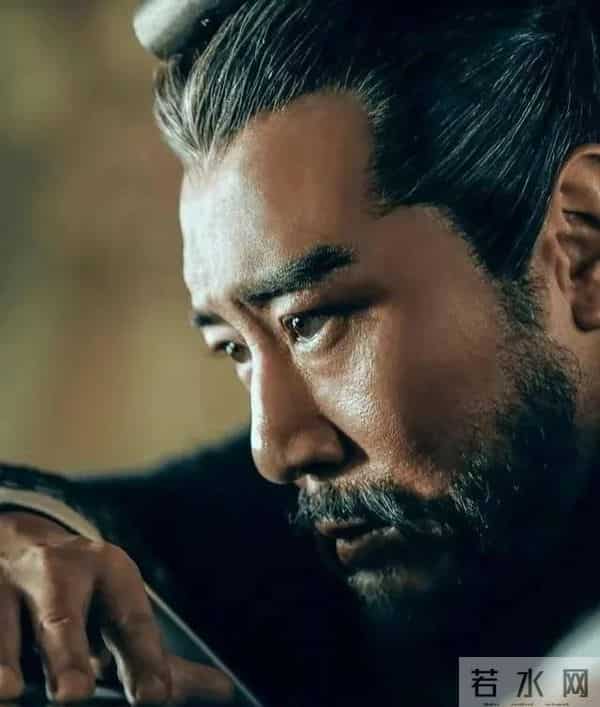 这三个人同样演曹操：一个戏剧脸谱化，一个搞笑人性化，一个多疑