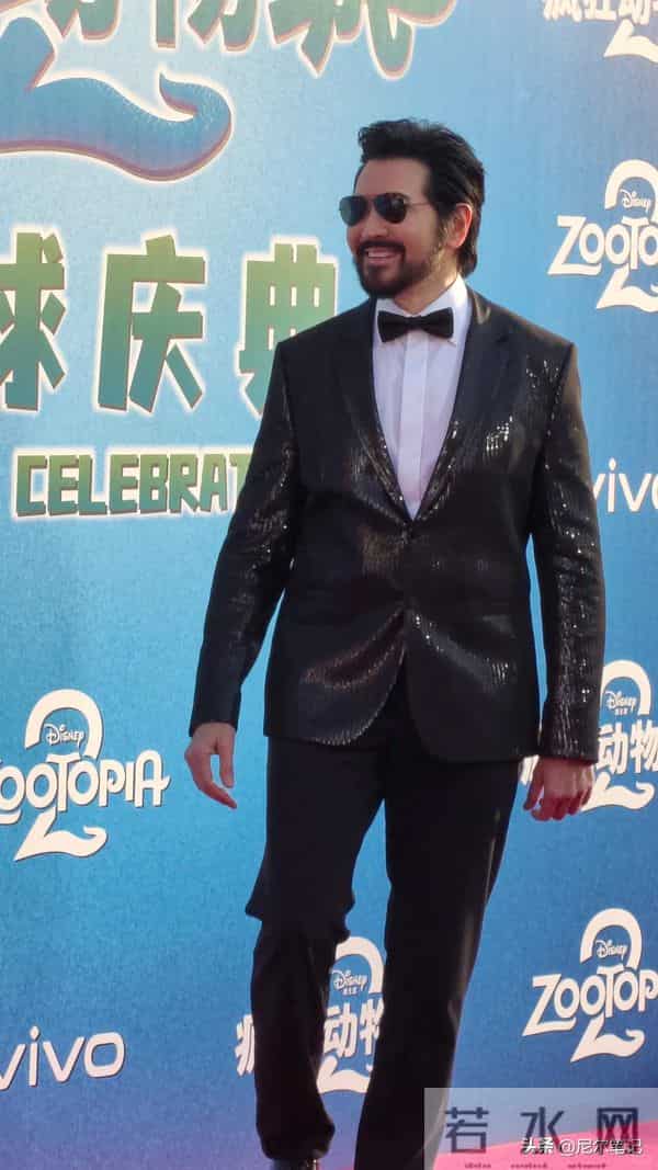 疯狂动物城2首映礼：费翔发福显油腻，大鹏一脸褶，金晨干干瘪瘪