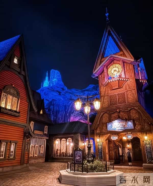 从一只米老鼠到半个好莱坞，迪士尼万亿商业帝国，是如何打造的？