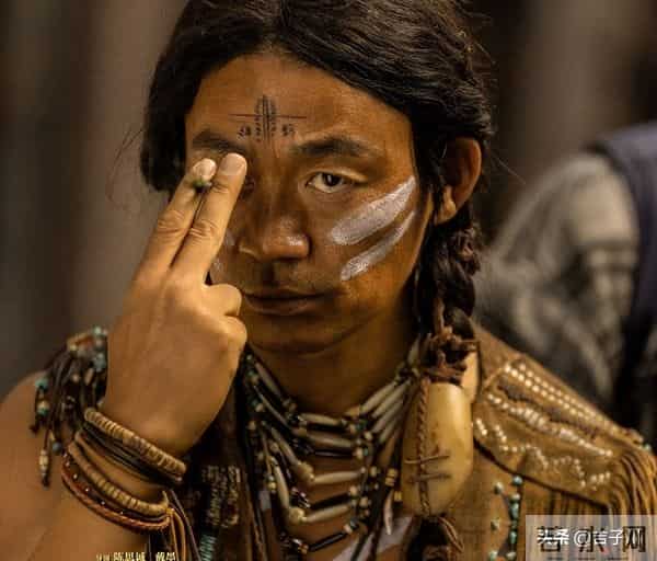 《哪吒2》获金鸡奖最佳美术片, 台上却无一人领奖, 饺子导演飘了？