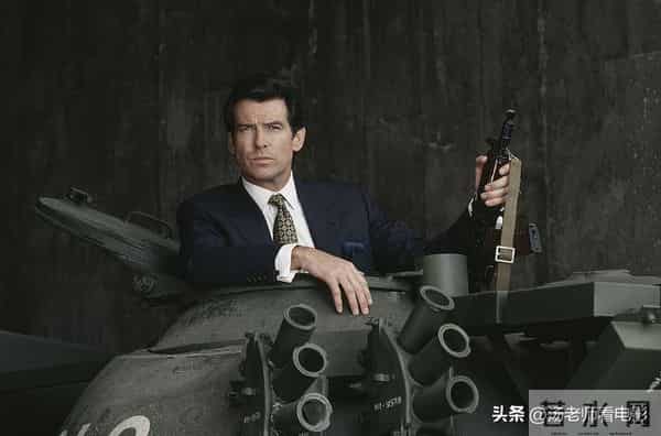 《007黄金眼》上映三十周年:从低谷到重塑,史上最帅007横空出世