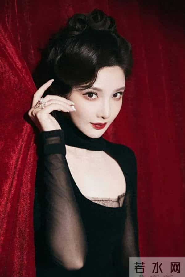 11月断层出圈 彭小苒《凤凰台上》四重身份杀疯了 乘风舞台再唱经典