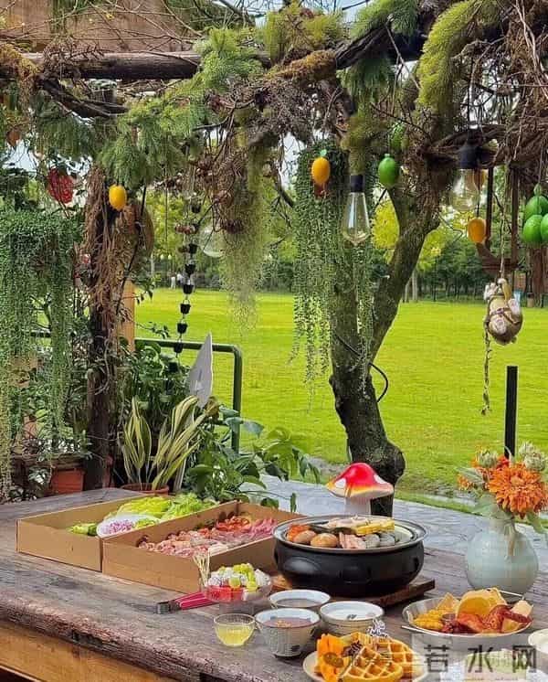 一周双剧组!成都影视城联动青杠树景区成短剧“主战场”