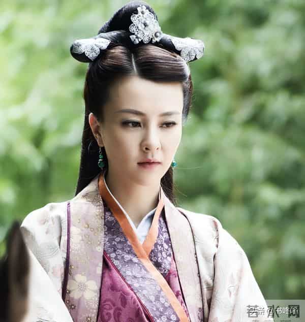 导演只是让她客串一下，不料成全剧第一美女，难怪陆振华一见倾心