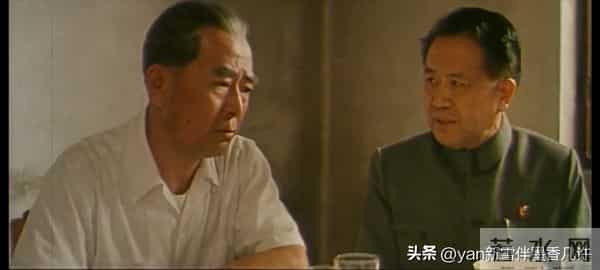 那盏长明的灯：电影《周恩来》与一个民族的深情凝望