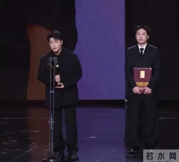 36亿票房加持！陈思诚金鸡拿奖引群嘲，“水鸡奖”争议背后藏玄机