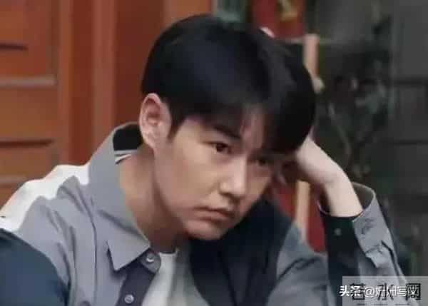 国家一级演员老爸，15 年查无此人，36 岁凭《四喜》一夜封神