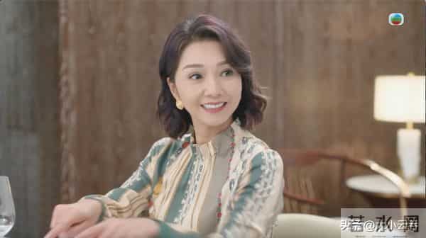 新闻女王2｜记者小花被指撞脸颜仟汶？一样有仙气！网民：像母女