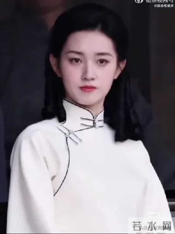 郭宇欣《玉簟秋》造型曝光，穿学生装演反派，“美强惨”的天花板